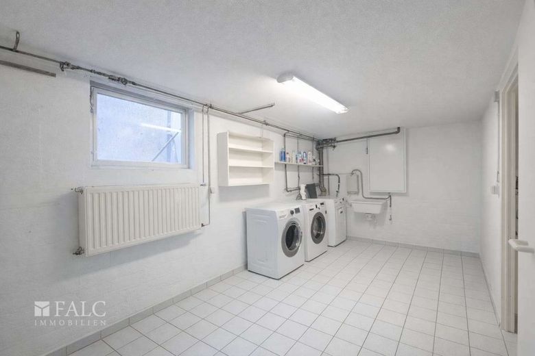 *Reserv.* BEZUGSFREI! Happy (Reihen-)End Haus - FALC Immobilien – Hauswirtschaftsraum