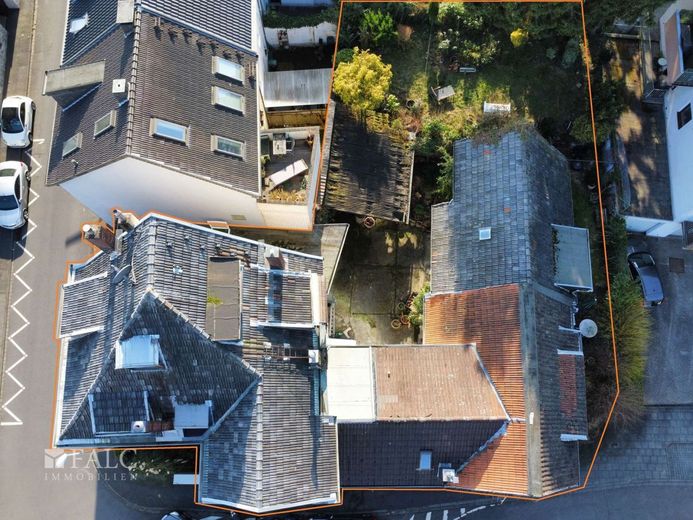 Seltene Gelegenheit: Großzügiges Mehrgenerationenhaus zum nahezu Bodenwertpreis! – Draufsicht