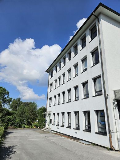 Helle und frisch sanierte Büroetage zu vermieten – Außenansicht