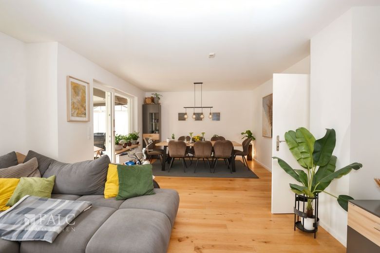 Ein Zuhause zum Ankommen: Hochwertig vor 5 Jahren kernsaniert und modernisiert – Wohnen Blick Esstisch