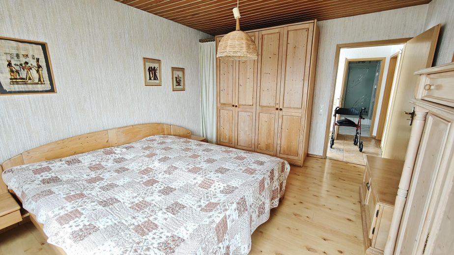 DHH mit großem Grundstück – Schlafzimmer