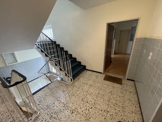 6 Stufen bis zur Wohnung