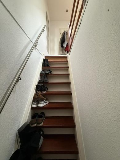 Środkowy dom szeregowy w Nordhorn-Blanke – Treppe zum Dachboden