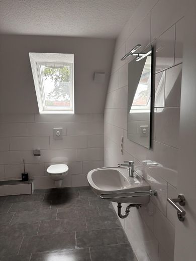 Schöne große OG-Wohnung im KFW40-Plus Haus zu vermieten! – Foto 19