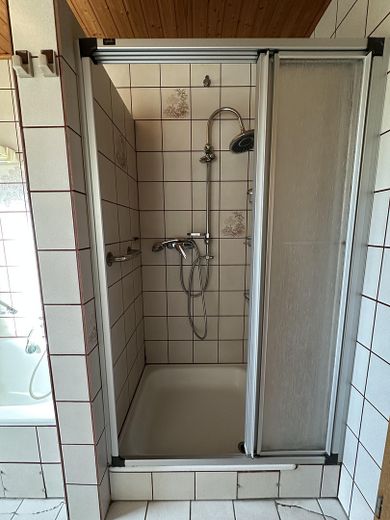 Двоквартирний будинок у Pfungstadt-Esb./Eich на продаж – Badezimmer