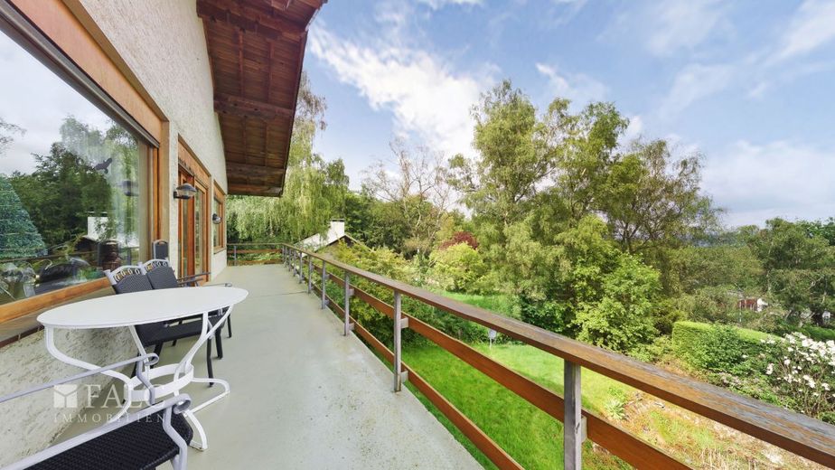 Großzügiges Landhaus mit separaten Apartmentbereichen – Balkon
