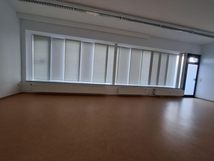 Barrierefreie, helle Büro/Praxisräume in Filderstadt Bernhausen – Raum Süd  /Schiebegardinen