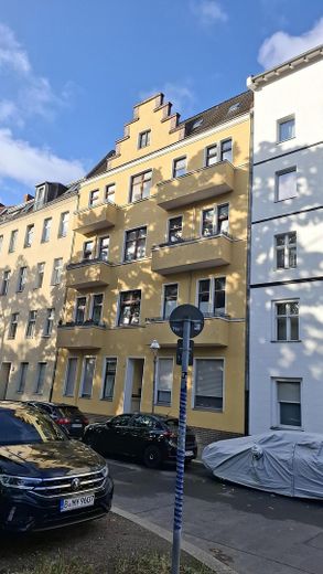 Bezugsfreie ETW, 2 Zimmer, 60qm, provisionsfrei, direkt v. Eigentümer – Straßenansicht