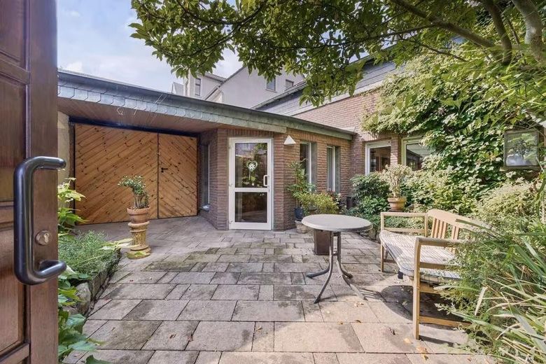 Senza commissione: casa con giardino e ingresso indipendente, 141 m² – Hauseingang