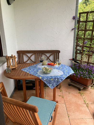 1+1=1 * Großzügige, familientaugliche ETW in ruhiger und dennoch zentraler Lage * in Niedernhausen – Kleiner Balkon