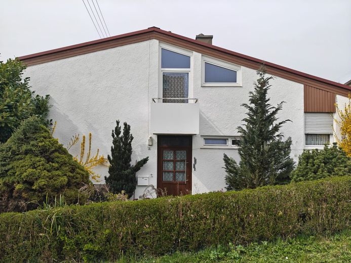 Mid-century Einfamilienhaus aus den 60ern - 7 Zimmer, 2 Gärten, 2 Balkone und Garage mit Gartenhaus – IMG_20260328_114426134