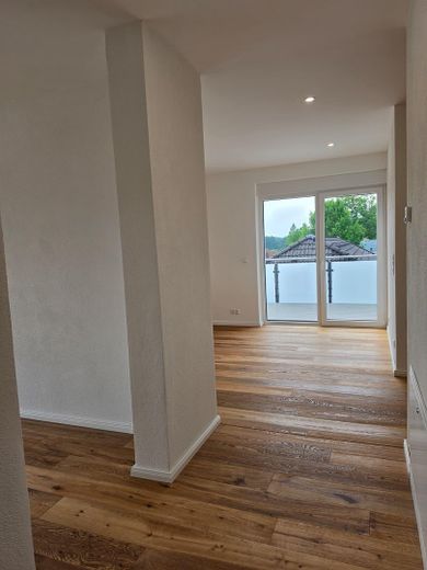 Hochwertiges Massivbau Einfamilienhaus / Zweiparteienhaus – Flur / Esszimmer OG