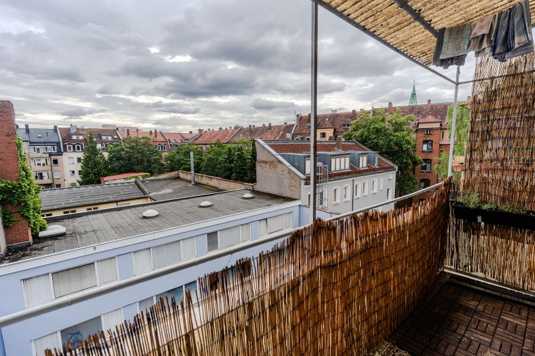 WG-geeignete 3-Zimmer-Wohnung mit zwei Balkonen in Nürnberg – Balkon-Küchenseite
