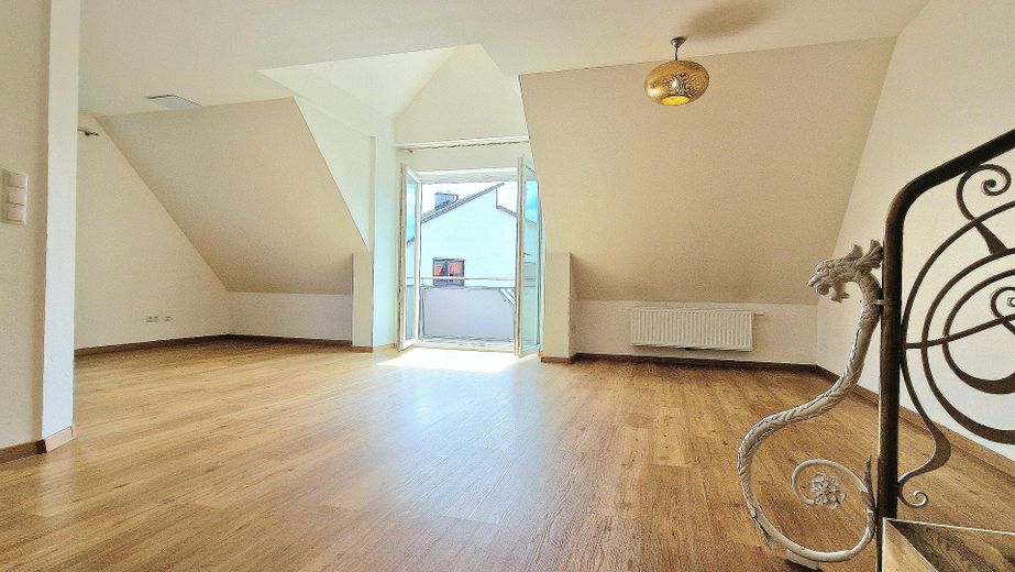 WohnEssbereich_Blick_Balkon