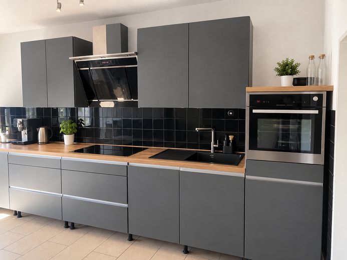Abitare nel lusso in un attico di 200 m² con capannone, officina, produzione e attività commerciale – Küche Besprechung 1.OG