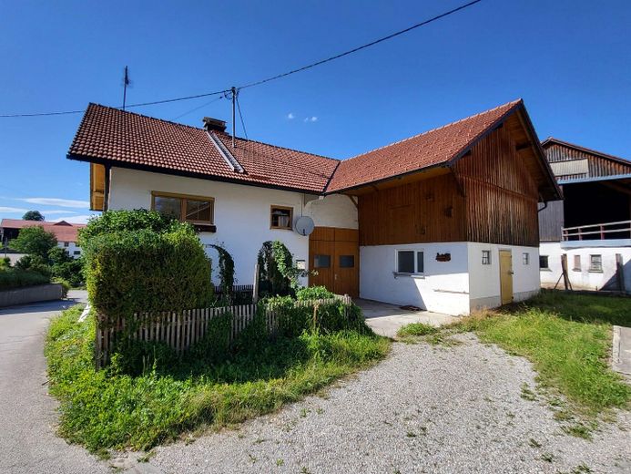 Suerte en Allgäu: elegante casa unifamiliar en ubicación tranquila con taller incluido – Außenansicht 