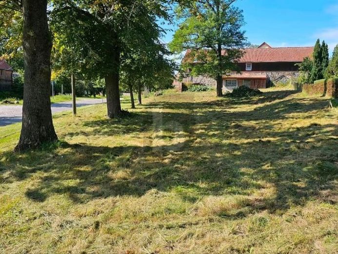 SCHÖN, ERSCHLOSSEN IM GRÜNEN – Foto 1
