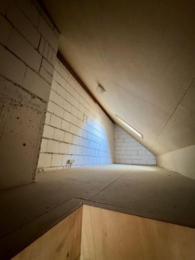 Provisionsfrei: 2-Zimmer-Wohnung DG mit Balkon in betreuter Wohnanlage – Geräumiger Dachboden