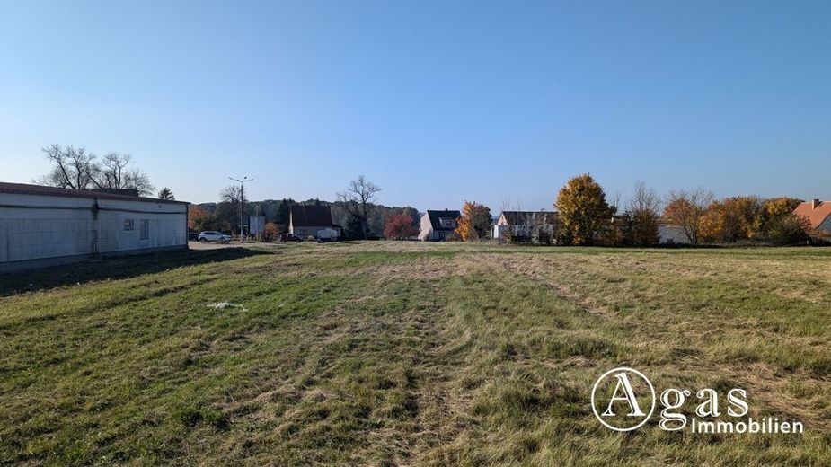 Ampio terreno commerciale a Jüterbog – Ansicht vom Grundstück