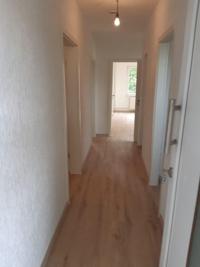 Modernisierte Drei-Zimmer Wohnung in Moers-Repelen, 2. OG – Diele