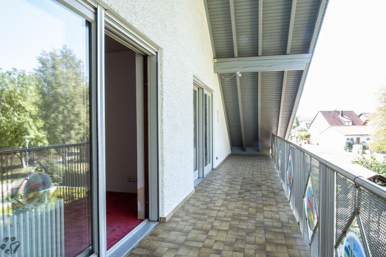 Exklusives Einfamilienhaus in traumhafter Flusslage - Wohnen, wo andere ihre Freizeit verbringen – Balkon Westseite