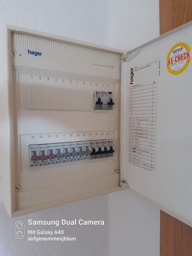 Светлая и тихая квартира на мансардном этаже без комиссии маклера – Elektrik Unterverteilung
