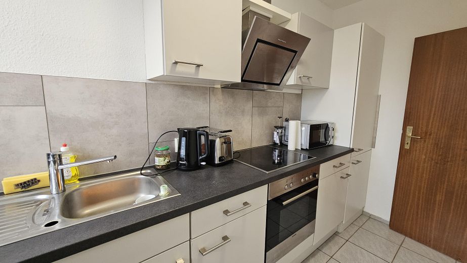Zentrale 2 Zi.Wohnung · 62 m² · direkt am Bahnhof, ohne Zuglärm · Balkon –  Einbauküche 4