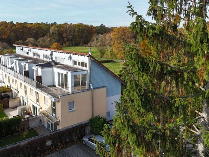 Una casa in cui arrivare – elegante casa a schiera d’angolo con straordinario studio sotto il tetto – Foto 1