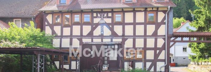 Vielseitiges Fachwerkhaus mit Charakter in Wetter-Amönau – Wohnen und Vermieten unter einem Dach
