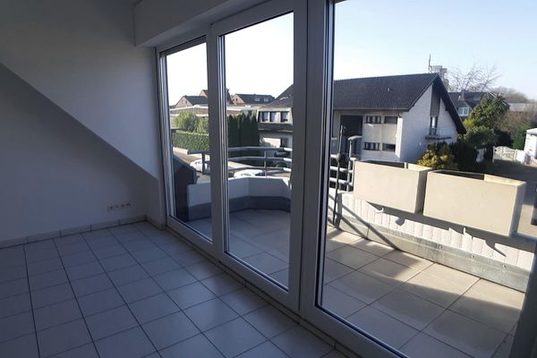 H`rath-Straß, appartamento confortevole modernizzato, tranquillo, balcone esposto a sud, 2° piano