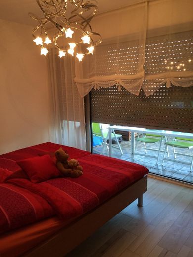 Geschmackvolle Wohnung mit großer Terasse – Schlafzimmer 