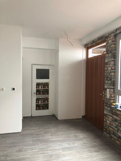 Zweifamilienhaus mit Gewerbe und viel Potenzial in Kleinwallstadt – EG Garderobe 