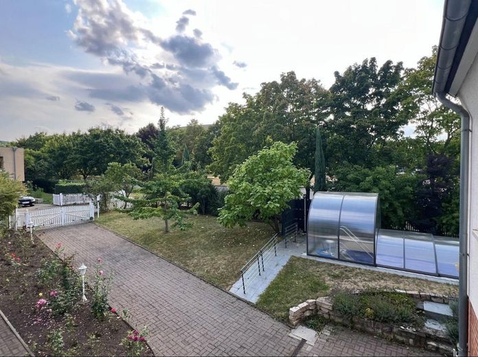 freistehendes Einfamilienhaus mit Garten, Pool, Sauna & Solarthermie – Foto 8