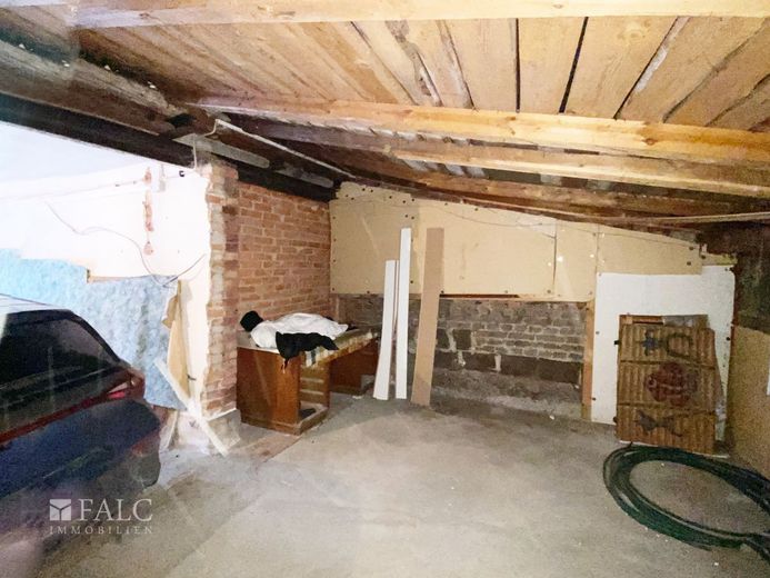 Mietkauf möglich: Mehrgenerationen-Haus in Möckers: 8 Zimmer, 2 Küchen, Nebengelass &amp; viel Platz – Garage hinten
