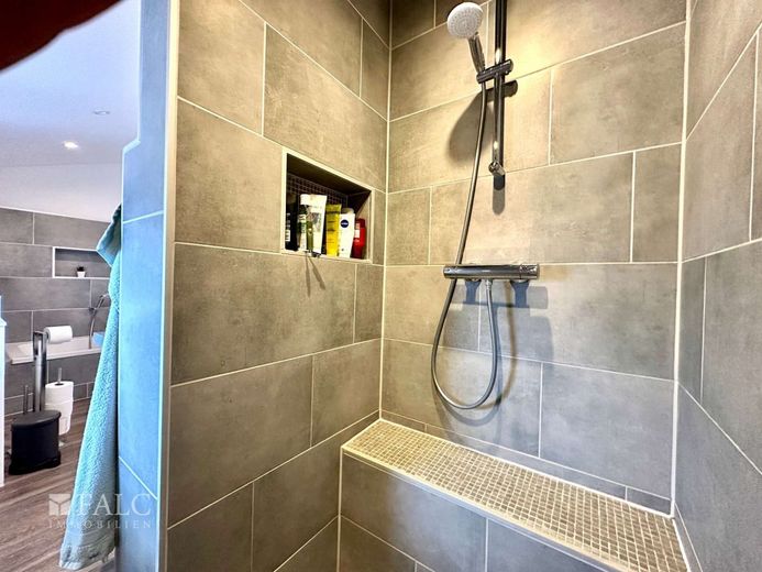 Top modernes Einfamilienhaus in herrlicher Feldrandlage von Himmelpforten – Bad/ Dusche OG
