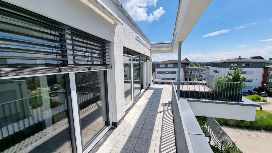 Markdorf’ta Alpler manzaralı, asansörlü ve küçük bir konut kompleksinde güneş alan 2,5 odalı çatı katı dairesi – Fotoğraf 26