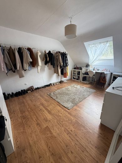 Spacious, high-quality modernized 3-room apartment with new bathroom in a quiet – Foto 4