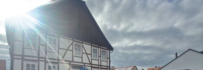Очаровательный фахверковый дом с хозяйственными постройками в Боргентрайх-Лютгенедере