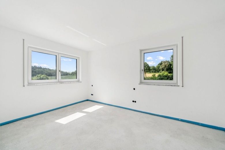 Jetzt schnell sein! Neubau-Doppelhaushälfte in Ergoldsbach mit Garten, Garage und KfW-55-Standard – Schlafzimmer