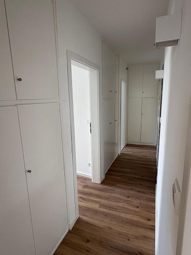 Flur mit Einbauschränken