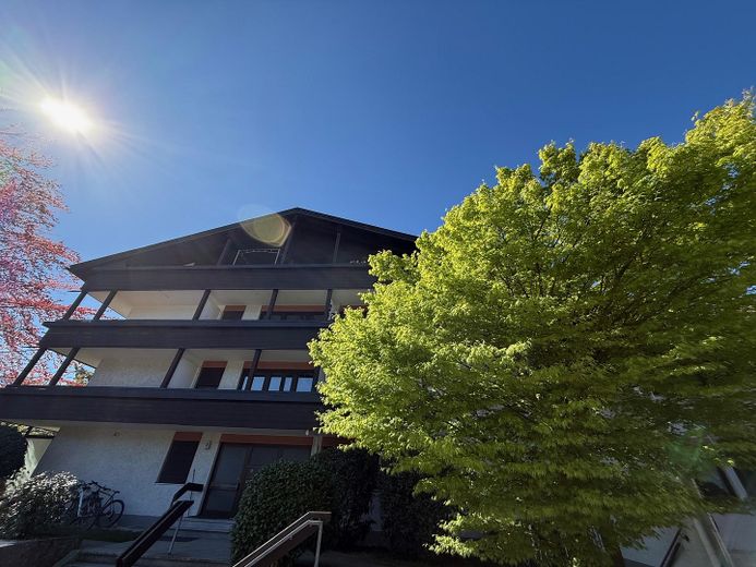 1,5 Zimmer Wohnung mit schöner privater Terrasse, Schwimmbad und Sauna – Gepflegte Wohnanlage 1