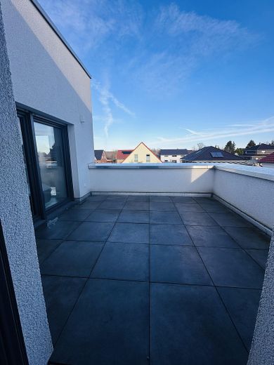 Exklusiv wohnen – moderne Stadtvilla mit Pool und Stil – Foto 25