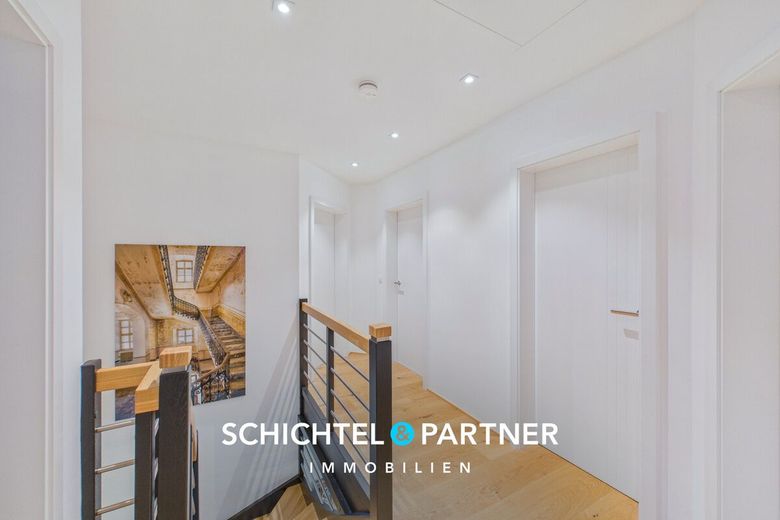 Hagen | Bezugsfertiges Einfamilienhaus | 2023 hochwertig modernisiert – S&amp;P | Flur