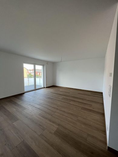 Залита світлом 3-кімнатна квартира з балконом – Wohnbereich