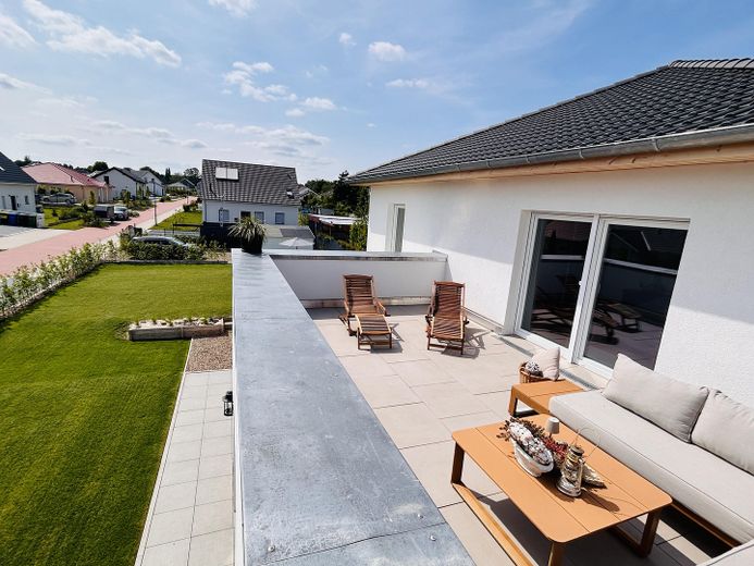 Neubau Traum (2024) von privat ideal für Pendler (WOB/BS/WF) – Balkon