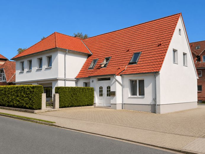 Wohnungspaket mit ca. 5,16 % Bruttorendite, Stellplätzen und Ausbaureserve in Schwarzenbek – Rechte Seite