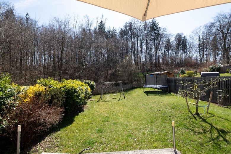 Moderne Doppelhaushälfte am Wörthsee – Garten