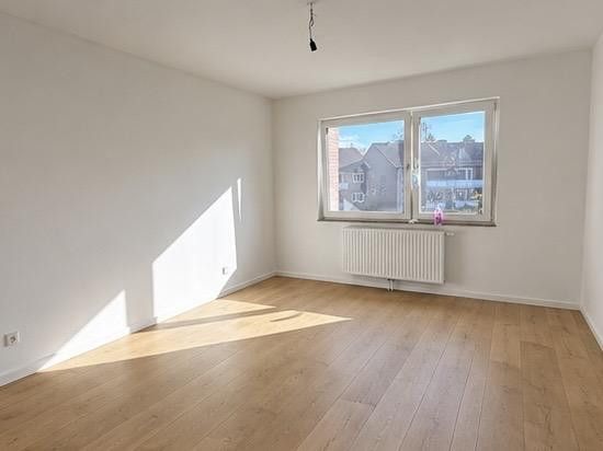 Erstbezug nach Sanierung: Helle 3-Zimmer-Wohnung in Hamburg-Niendorf – Фотографія 3