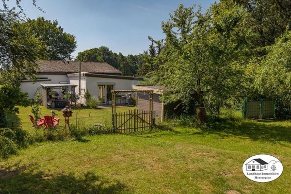 Direkt am Wald: Wohnen + Arbeiten, MGH oder mit Ferienwohnung im großen Doppel - Bungalow.