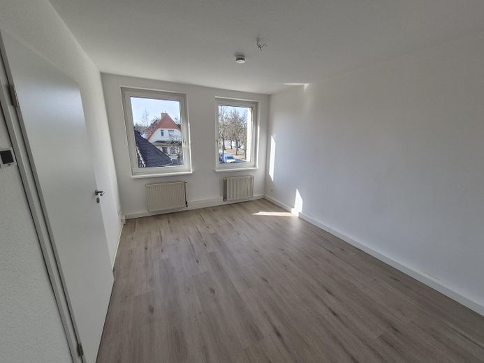 Traumimmobilie Zweifamilienhaus zentrale Lage in Falkensee – Wohnzi Wohn_2
